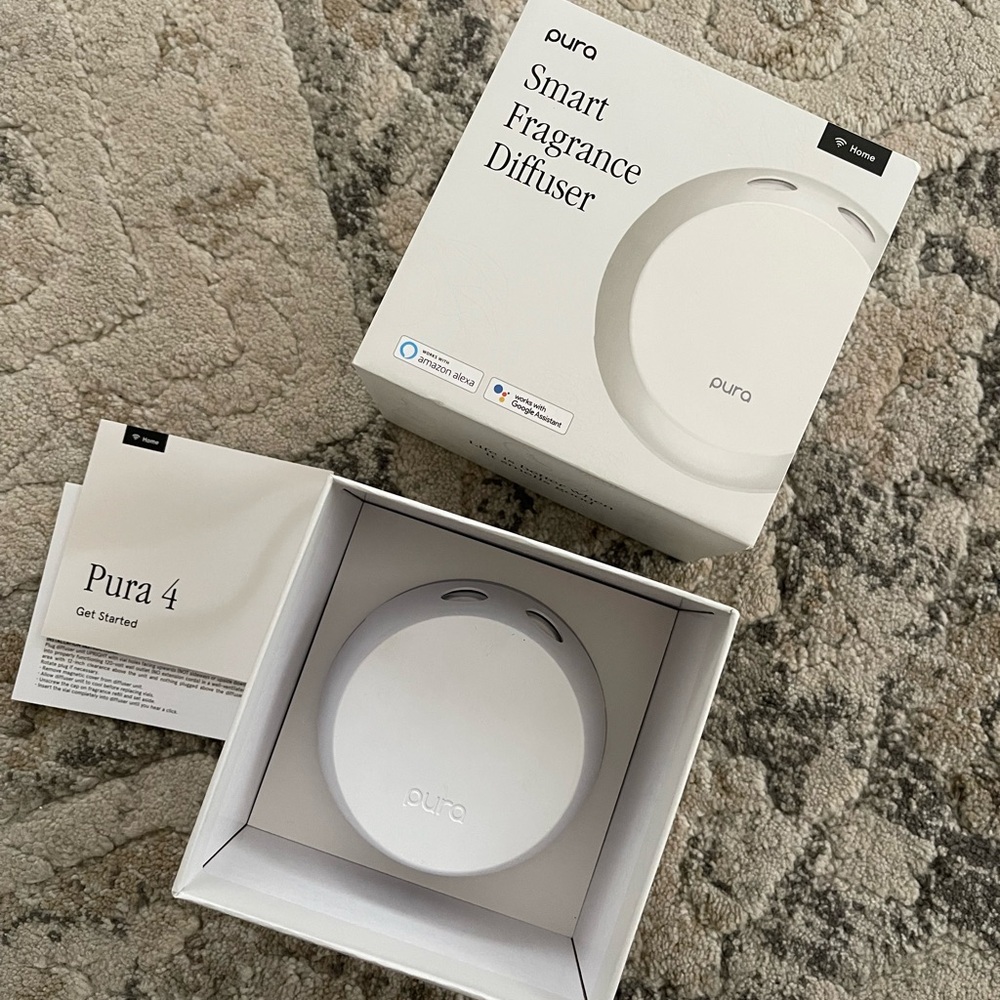 Pura White Smart Fragrance Diffuser with two scents